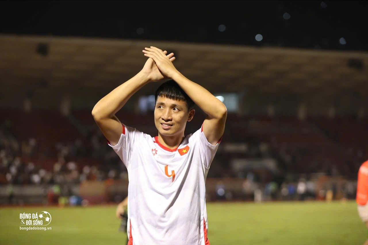 HLV Kim Sang Sik nhận tin dữ trước trận đại chiến Malaysia