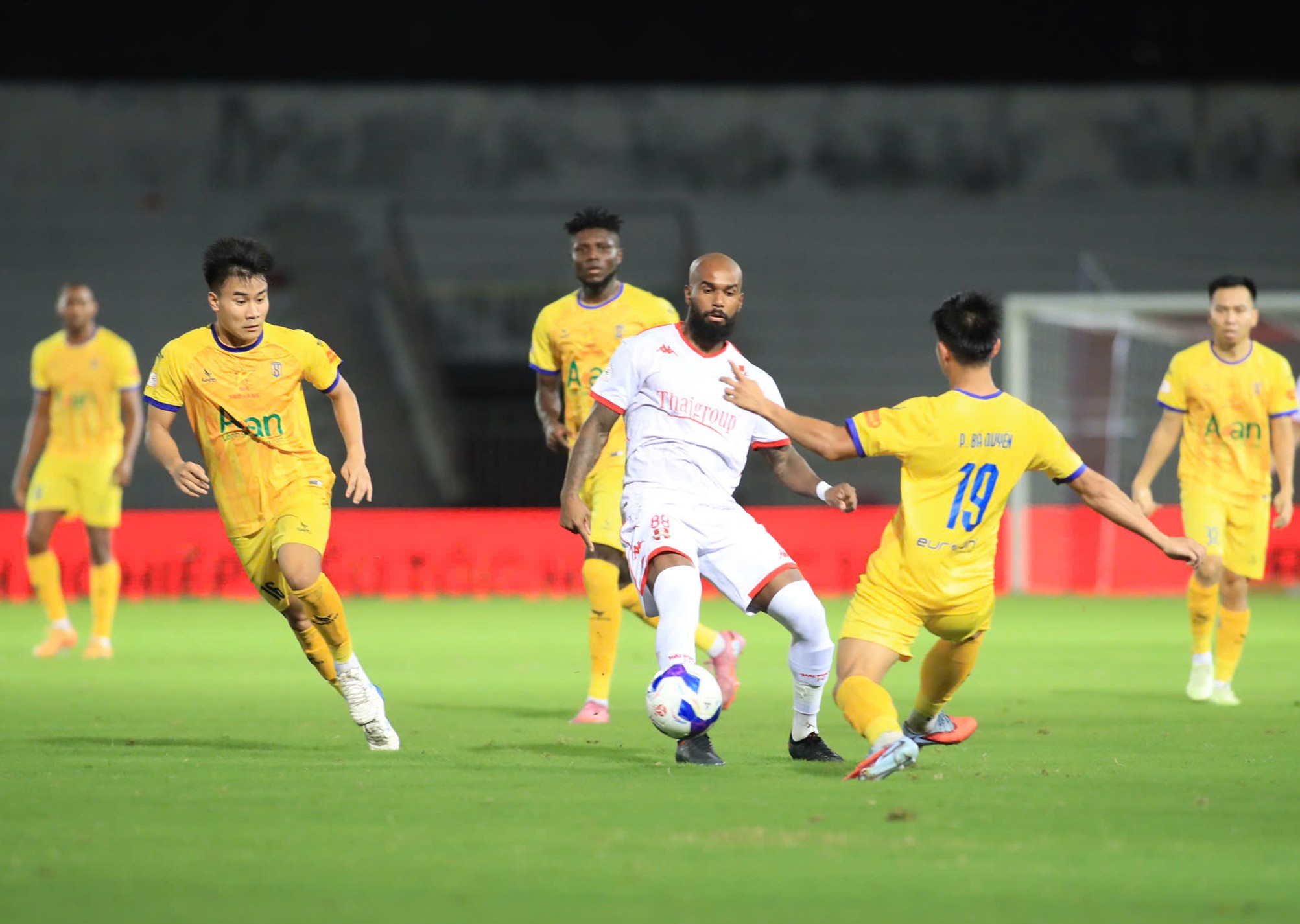 Nhận định SLNA đấu với Hải Phòng, 18h ngày 7/3: Thử thách trên sân Vinh