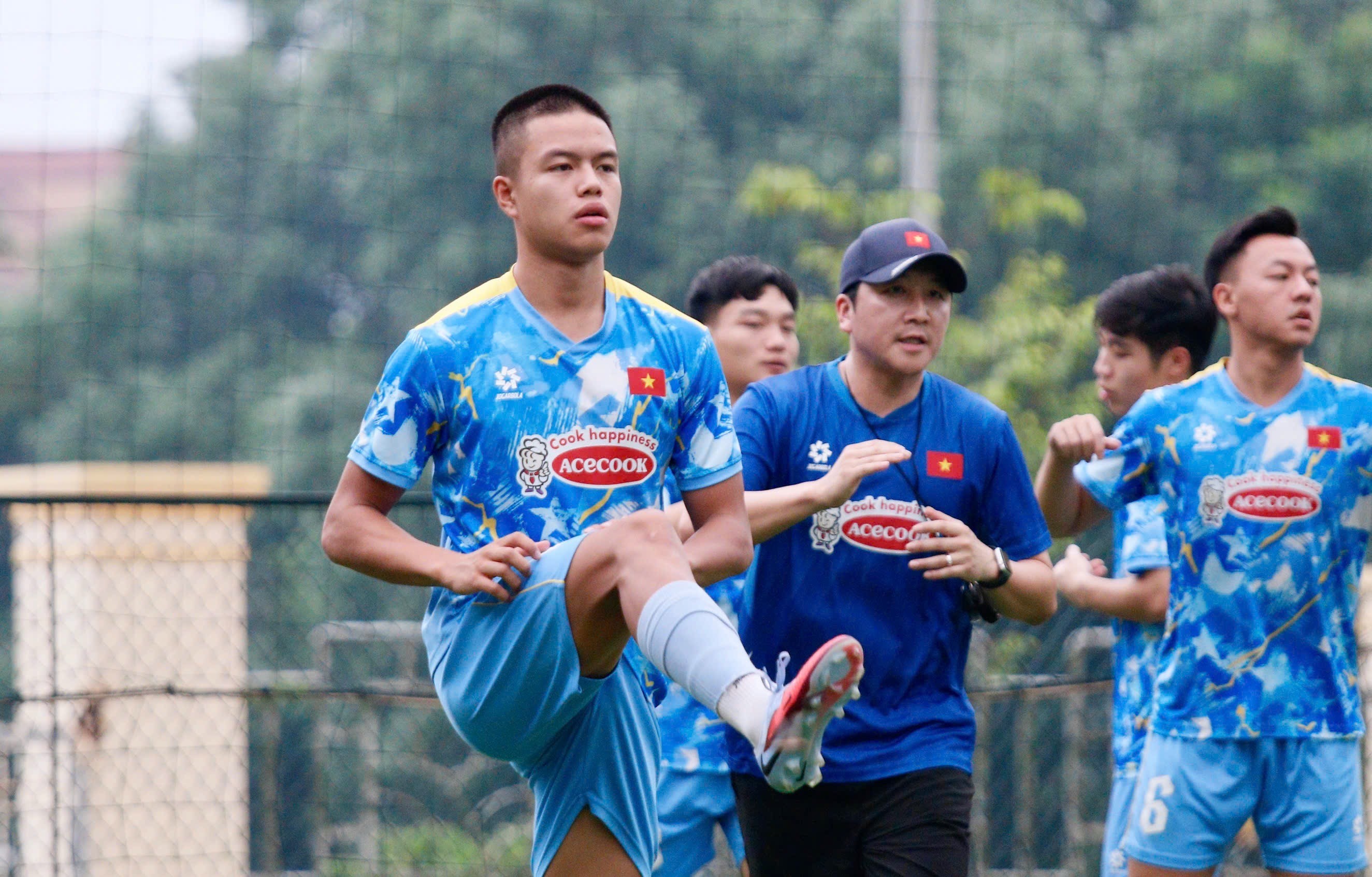 Sao trẻ Việt kiều Trần Thành Trung được triệu tập lên U23 Việt Nam