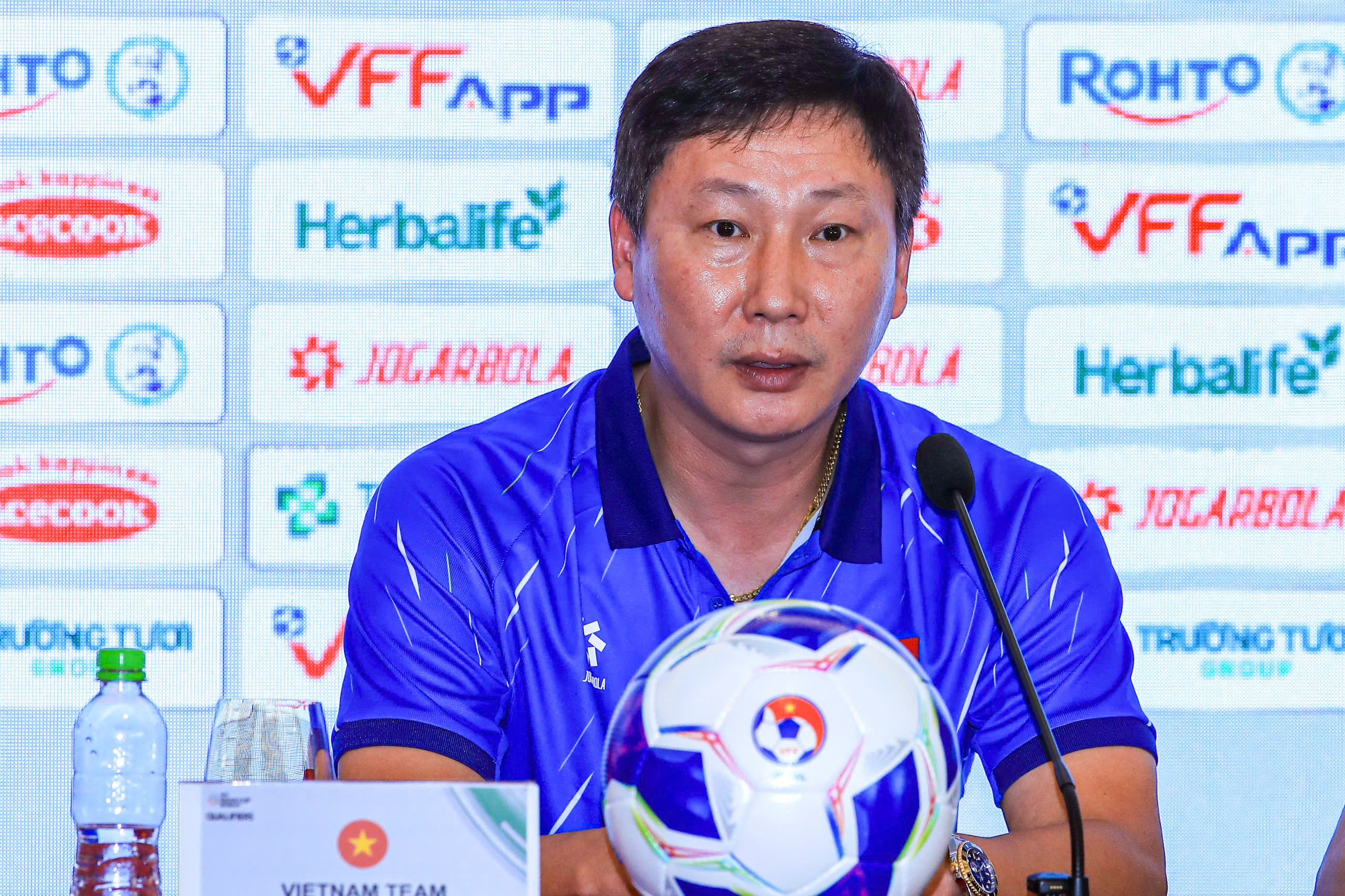 HLV Kim Sang Sik: "Tôi đã tìm được vị trí phù hợp cho Hoàng Hên"