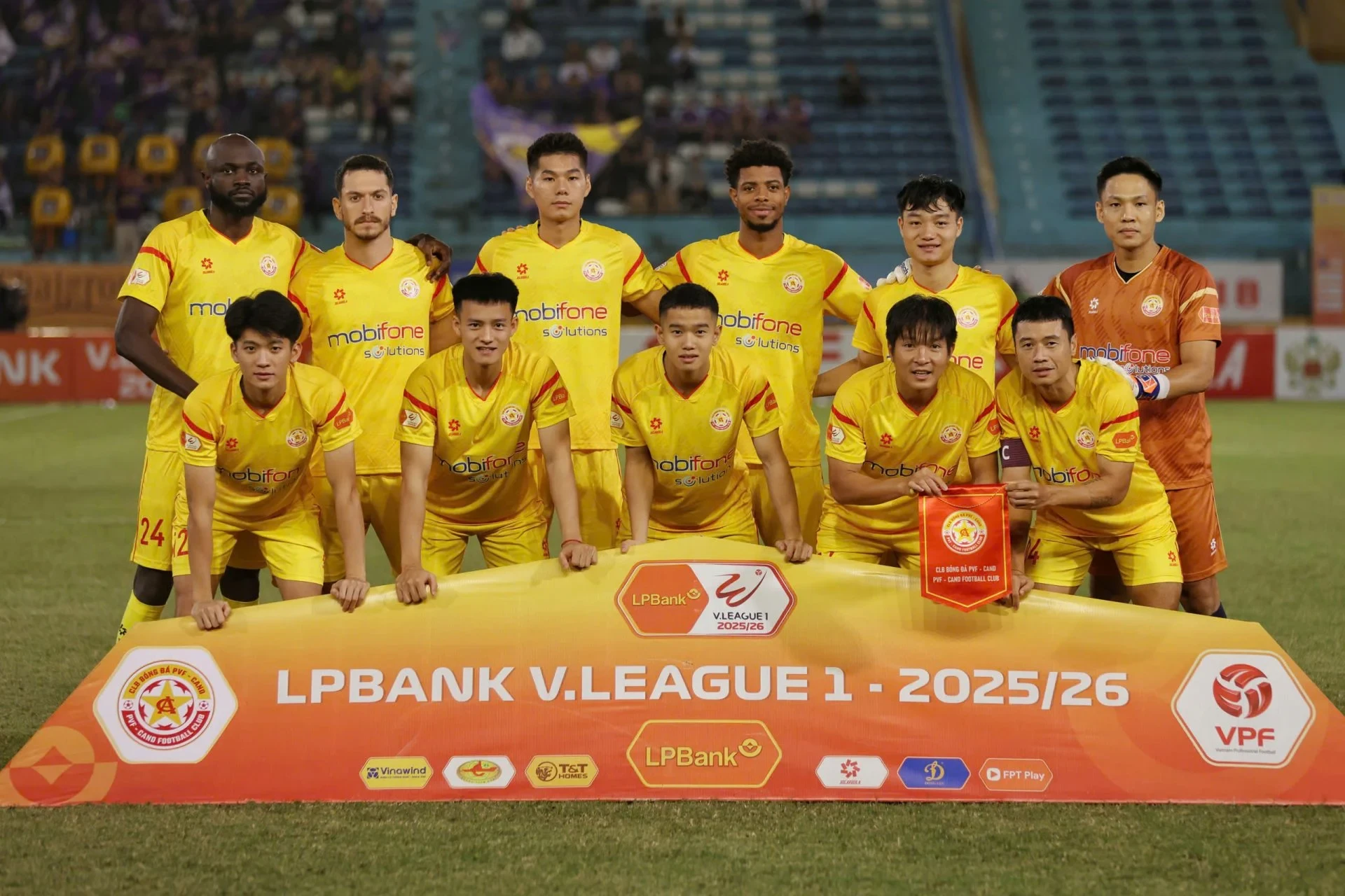 CLB PVF-CAND thưởng trụ hạng cao hơn tiền vô địch V-League