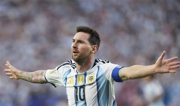 Messi toả sáng, Argentina ngược dòng cảm xúc để giành vé vào tứ kết World Cup
