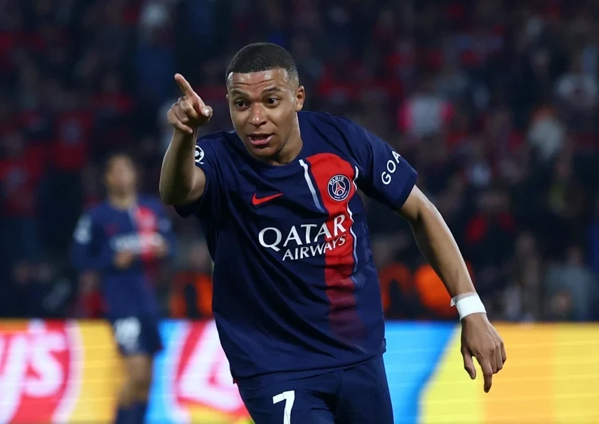 Thiệt thòi đủ thứ, Mbappe vẫn chốt đến 'bến bờ hạnh phúc'?