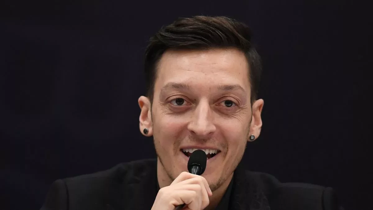 Mesut Ozil  chắc chắn với Tottenham  họ có thể tránh khỏi thất bại trước Man City