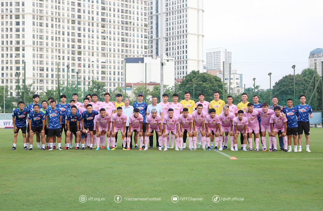 ĐT Việt Nam được động viên trước trận gặp ĐT Nga