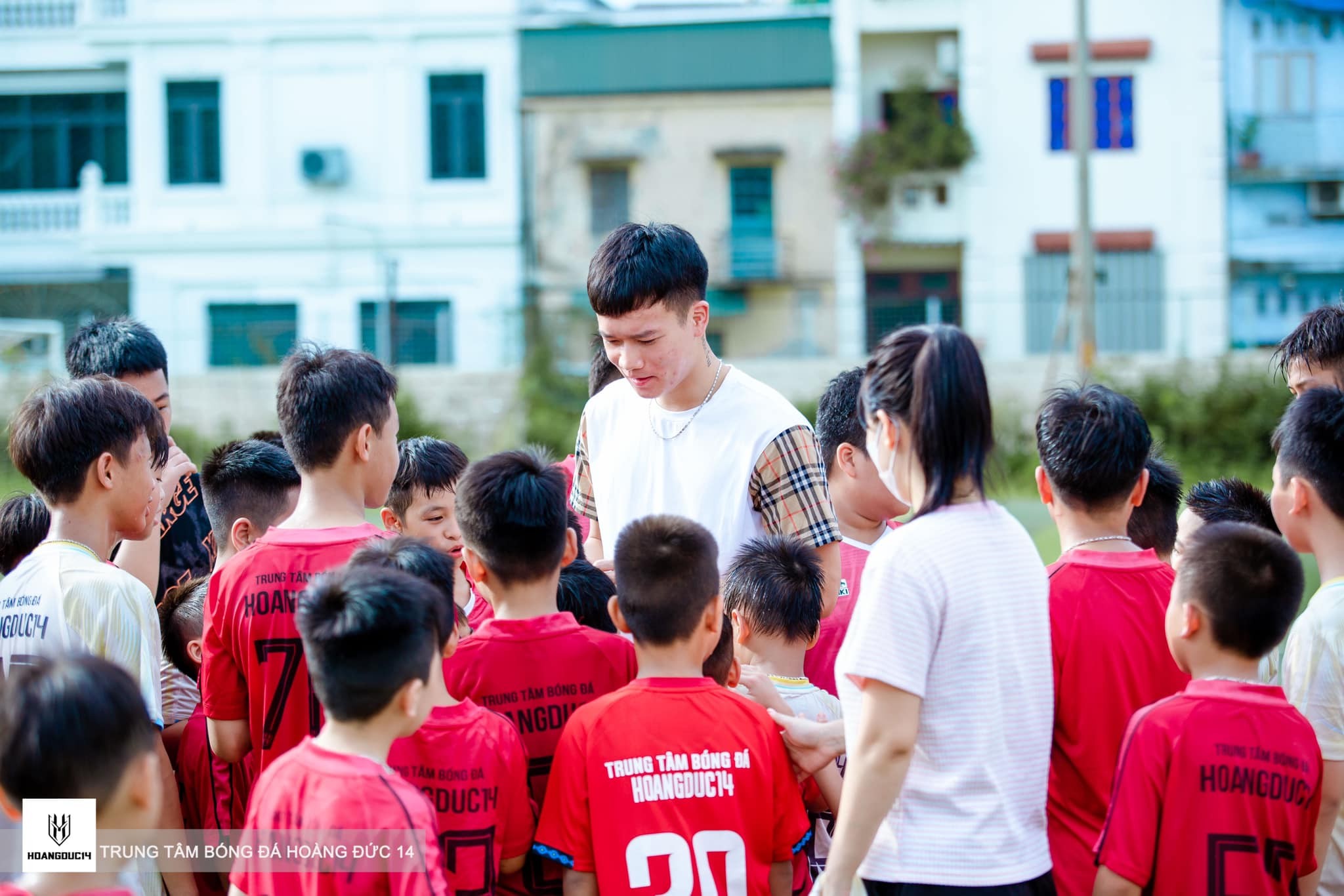 Đội bóng của Hoàng Đức giành chức vô địch thuyết phục