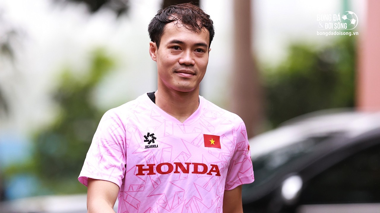 HLV Kim Sang Sik nhận tin vui từ các cựu sao HAGL