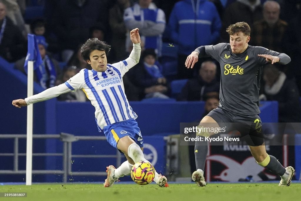 Lịch thi đấu bóng đá ngày 23/2 và rạng sáng ngày 24/2