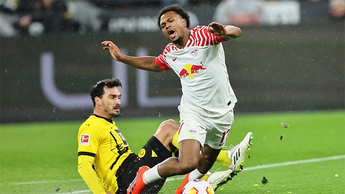 Sau trận thua 2-3 dưới RB Leipzig: Dortmund ngày càng xa Top 4