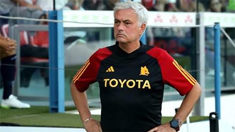 HLV Jose Mourinho đối diện án phạt tại Serie A