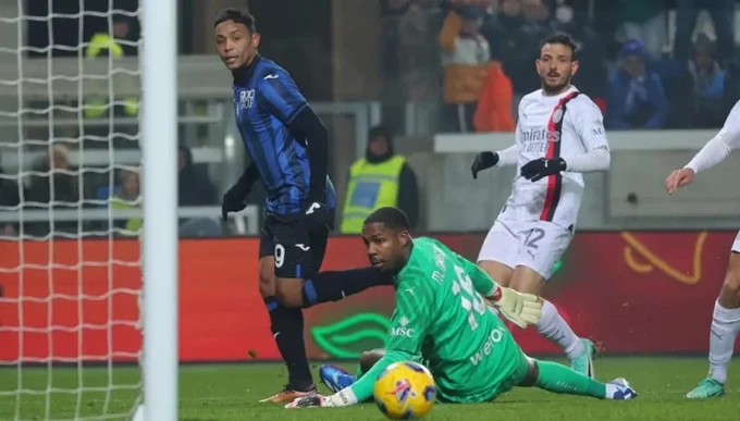 Giây phút ác mộng cuối trận của AC Milan