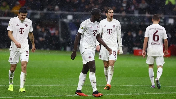 Bayern Munich có  thua thảm trên sân Frankfurt