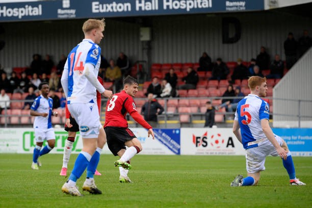 "Roy Keane mới", thủ quân tương lai của Man Utd đã xuất hiện