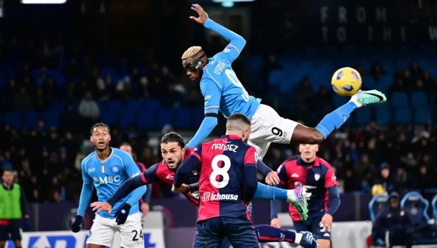 Napoli lấy lại phong độ sau khi chiến thắng trước Cagliari