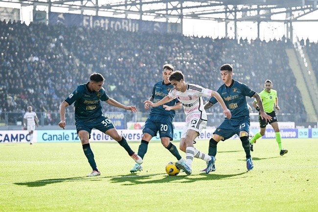Người hùng Vlahovic giúp Juventus phả hơi nóng vào gáy Inter