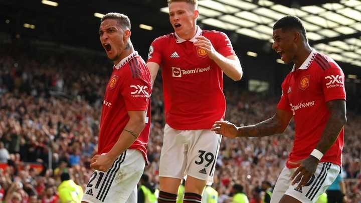 CĐV Man Utd tức tối: "Bạn sẽ bị đuổi vào sáng mai"