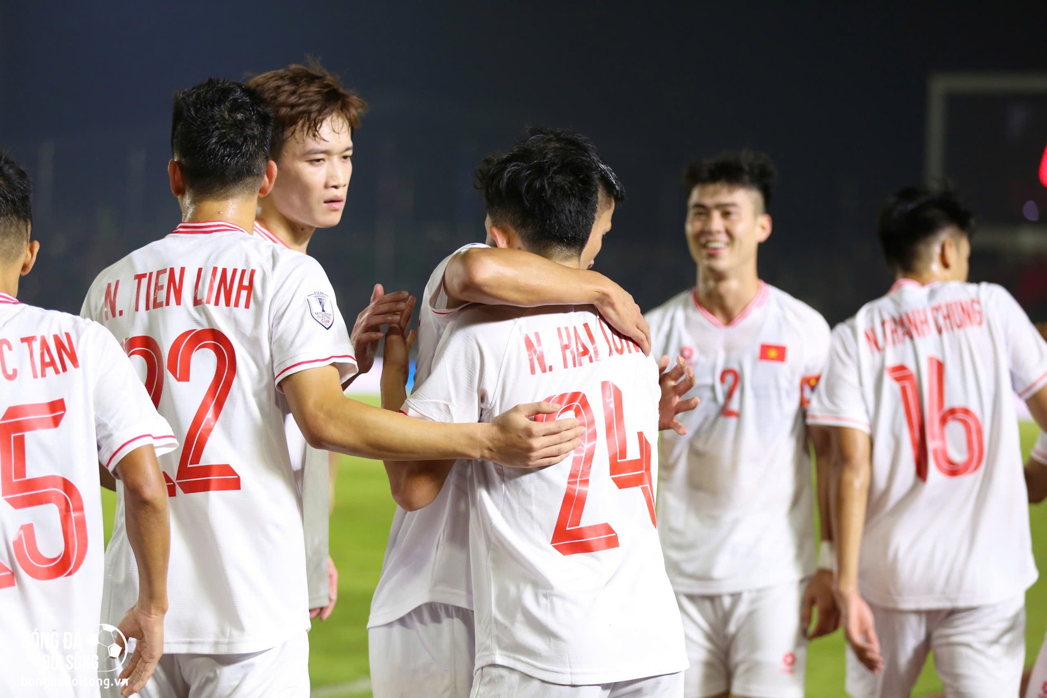 Hiệp hai tăng tốc bất ngờ, tuyển Việt Nam ra quân suôn sẻ tại ASEAN Cup 2024