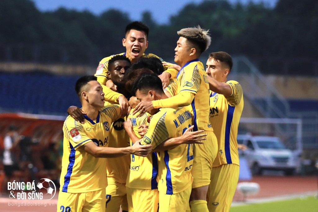 SLNA vs HAGL: Chiến thắng để trở lại