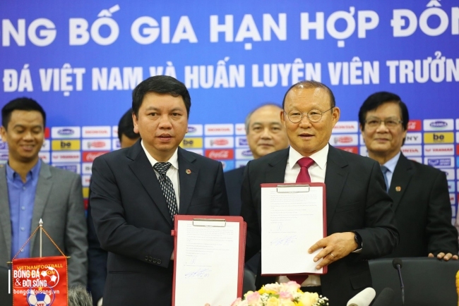 hlv park hang seo ky hop dong voi vff 3