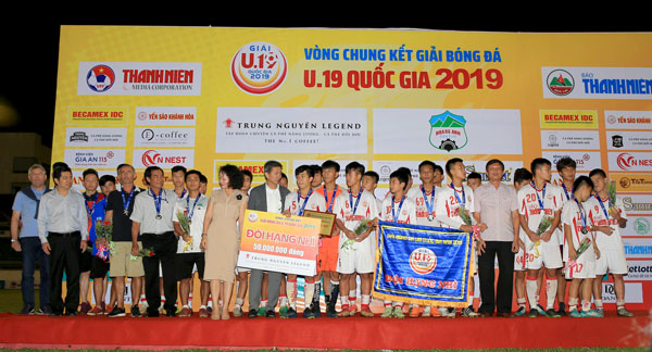 u19 hagl doat hang nhi