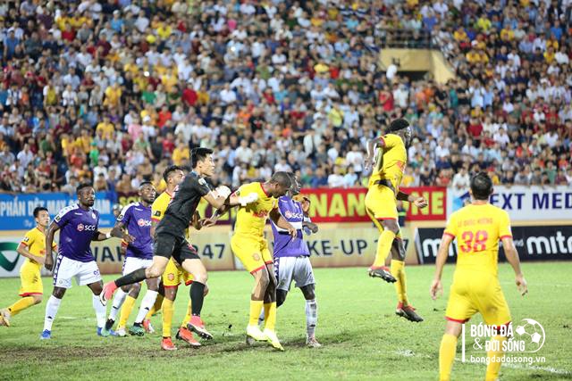 Phút thử 70 Nam Định nhân đôi cách biệt lên thành 2-0