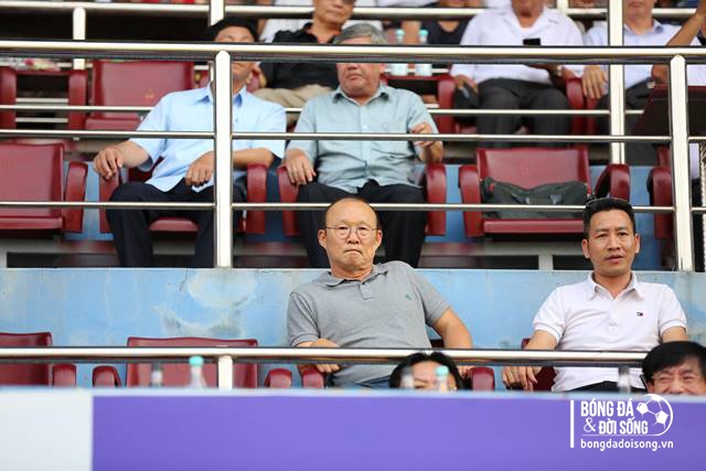 Trận đấu được vinh dự với sự góp mặp theo dõi của HLV Park Hang Seo