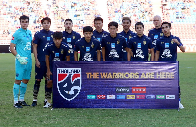 Ngoại trừ bốn trụ cột đang đá tại J-League thì đây là thành phần mạnh nhất của tuyển Thái Lan. Ảnh: S.S