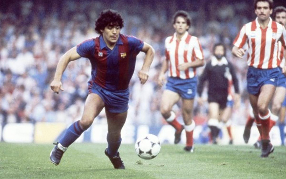 Dù Argentina không thể tiến xa ở World Cup năm đó, nhưng Maradona vẫn gây ấn tượng mạnh. Barcelona đã hỏi mua và với mức phí 7,6 triệu USD, ông trở thành hợp đồng kỷ lục thời bấy giờ - Ảnh: BARCELONA