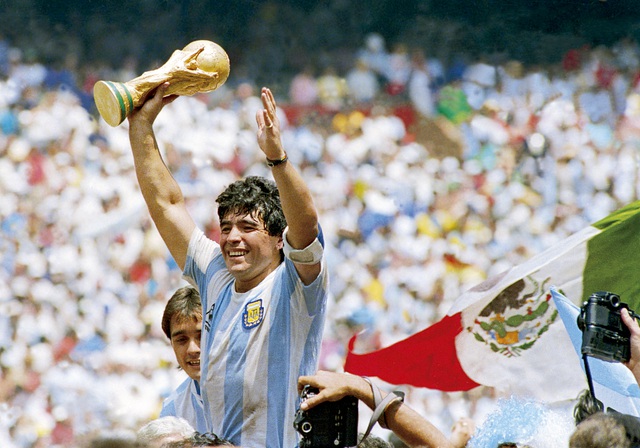 Maradona vô địch Wolrd Cup 1986 cùng tuyển Argentina 