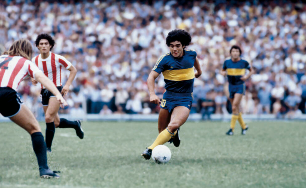 Đội bóng lớn đầu tiên mà ông thi đấu là Boca Juniors. Tại đây, ông bắt đầu gầy dựng tên tuổi của mình - Ảnh: T.L