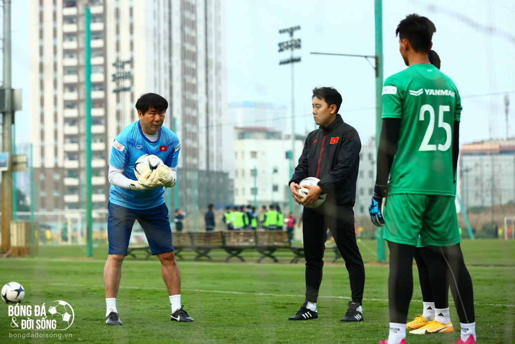 HLV Kim Hyun Tae được biết đến là một trong những HLV thủ môn nổi bật nhất của Hàn Quốc, với 2 lần đảm nhiệm vị trí HLV thủ môn của ĐTQG Hàn Quốc thi đấu World Cup 2002 và 2010, HLV thủ môn của đội tuyển Olympic Hàn Quốc năm 1998- 2000.