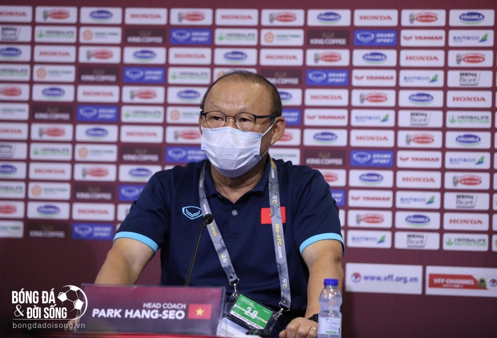HLV Park Hang: 'Tuyển Việt Nam sẽ chơi lạnh lùng trước Malaysia'