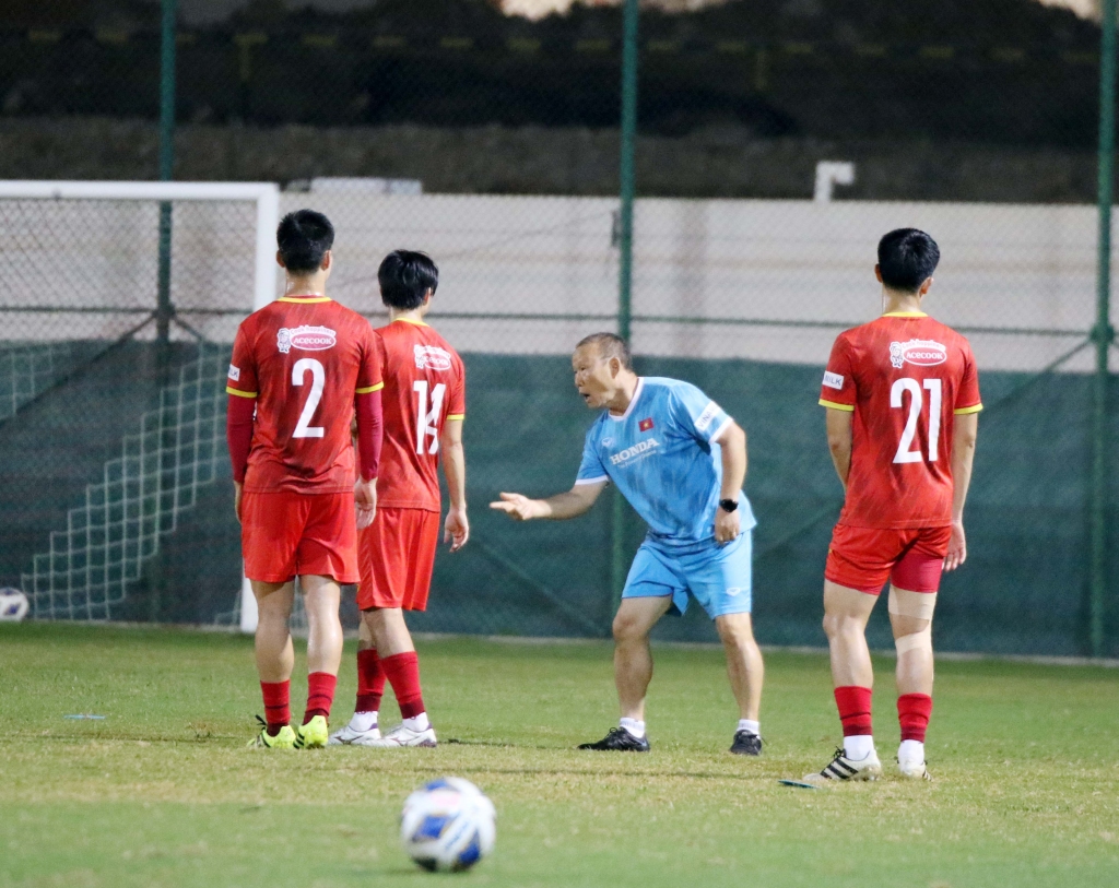 Thầy Park yêu cầu học trò xốc lại tinh thần, chuẩn bị đấu Oman