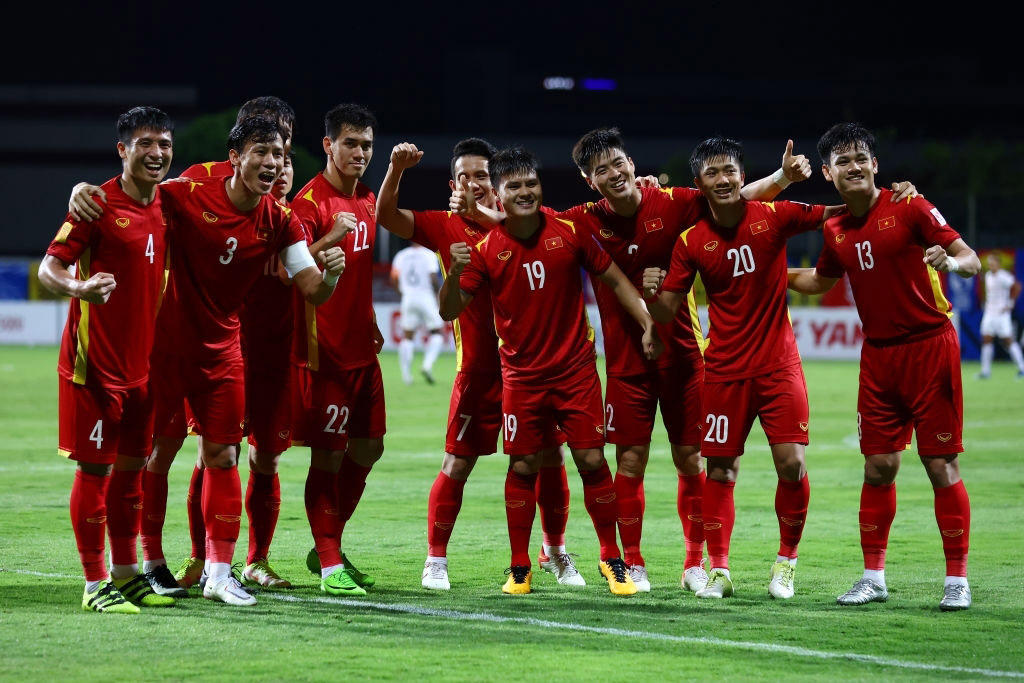 Thắng đậm Campuchia, tuyển Việt Nam đối đầu Thái Lan ở bán kết AFF Cup