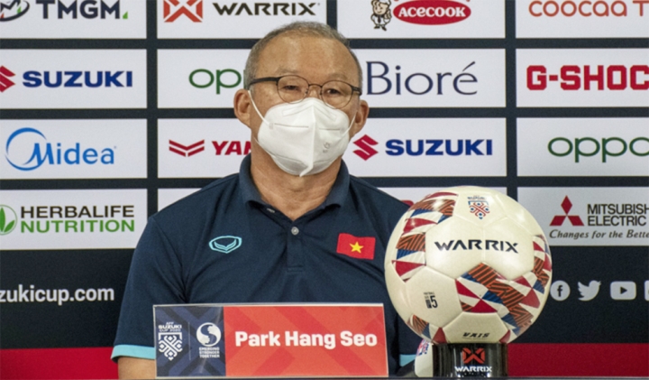 HLV Park Hang-seo: Trọng tài nên xem lại trận đấu