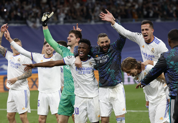 Ghi 3 bàn trong 5 phút, Real Madrid ngược dòng vào chung kết Champions League