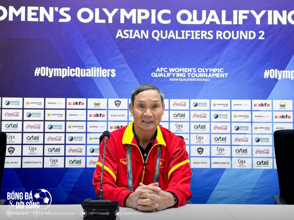 HLV Mai Đức Chung  “Cảm ơn ĐT nữ Việt Nam đã cố gắng và cống hiến hết mình”