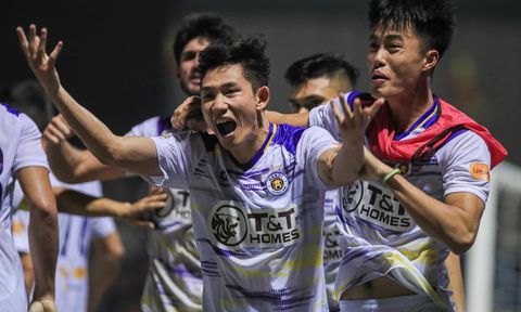 Hai Long lập siêu phẩm, Hà Nội FC thoát thua phút cuối