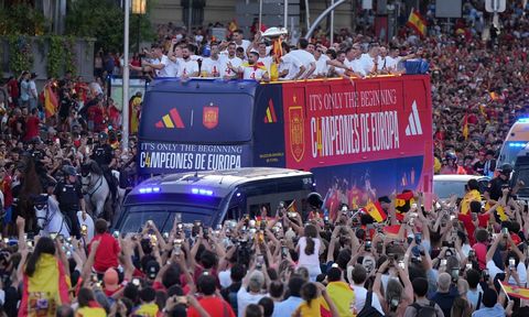 ĐT Tây Ban Nha về nước sau chức vô địch Euro 2024, ký ức 2008 ùa về