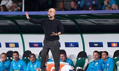 Pep Guardiola chốt tương lai cùng Manchester City