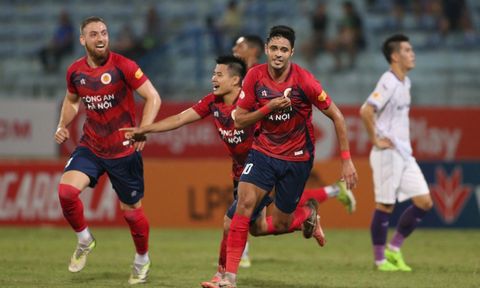 Quế Ngọc Hải phản lưới, CLB CAHN thắng trận đầu tiên tại V.League 24/25