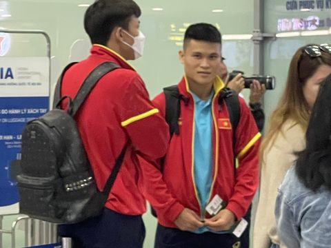Đội tuyển Việt Nam lên đường sang Philippines từ sáng sớm
