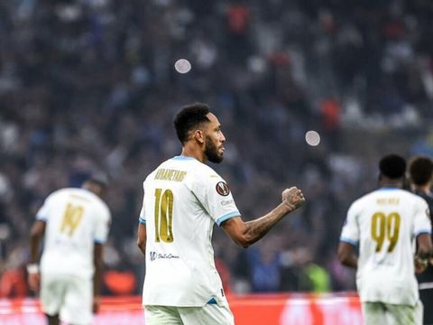 Aubameyang lập hattrick, Marseille giành vé đi tiếp tại cúp C2 với ngôi đầu bảng B