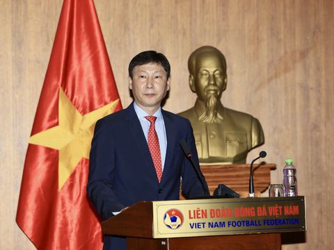 HLV Kim Sang Sik đi xem giò Văn Toàn và Tiến Linh, có hẹn với Hà Nội FC