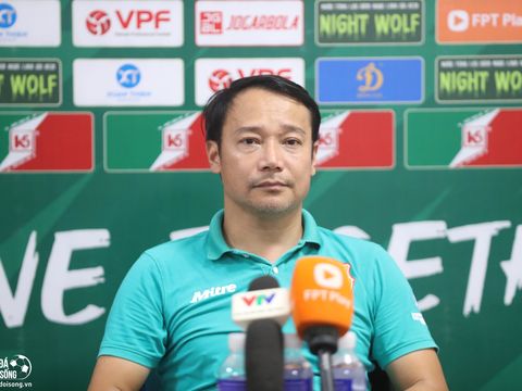 HLV Vũ Hồng Việt: 'Các cầu thủ trẻ của SLNA tinh thần thi đấu rất cao, và đặc biệt áp sát cực nhanh'
