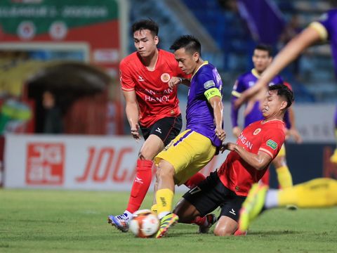 Thất bại cay đắng trước Hà Nội FC, HLV Mano Polking chỉ ra nguyên nhân: Vì tuyển thủ quá tải