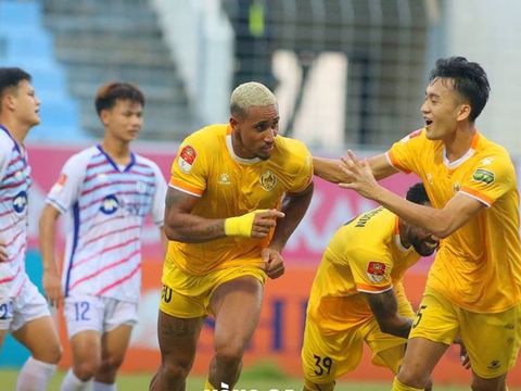 Sông Lam Nghệ An thua CLB Quảng Nam, đối diện với trận play-off