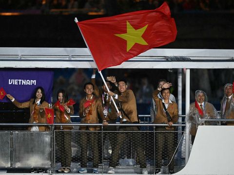 Lễ khai mạc Olympic Paris 2024: Tự hào quốc kỳ Việt Nam tung bay