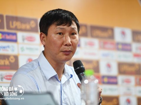 HLV Kim Sang Sik: "Tôi xin lỗi người dân Việt Nam vì không thể chiến thắng"