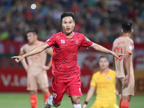 HLV Kim Sang Sik mất thêm một tiền vệ cho ASEAN Cup